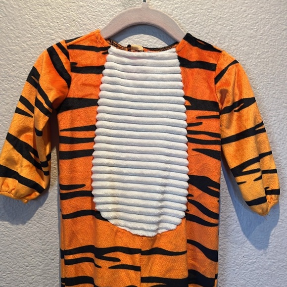Spirit Halloween Baby Lil’ Tiger Costume Size 0-6 Months - Picture 3 of 10